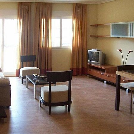 Apartahotel Alcala Centro อัลกาลาเดเอนาเรส ห้อง รูปภาพ